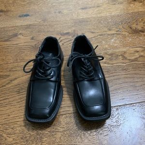 Boys Borelli Dress Shoes Size 3